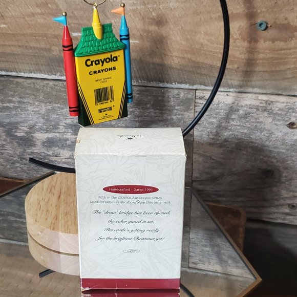 1993 Crayola "Bright Shining Castle" Hallmark Keepsake Ornament. - Picture 5 of 7